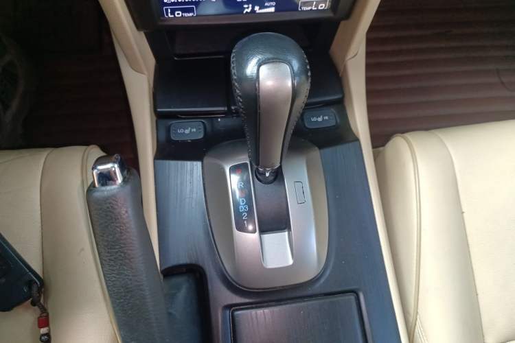 Used Honda Crosstour 2012 2.4L Luxury Edition Gear Lever