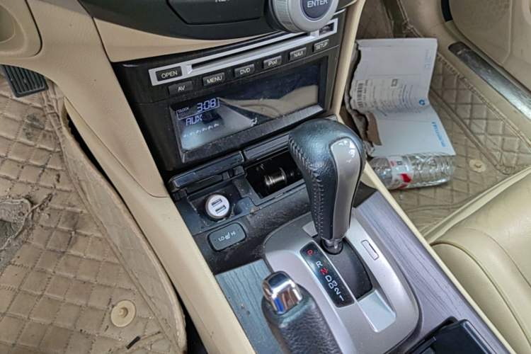 Used Honda Crosstour 2012 2.4L Luxury Edition Gear Lever
