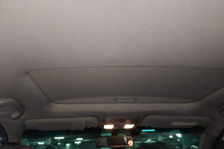 Used Honda Crosstour 2012 2.4L Prestige Edition Headliner