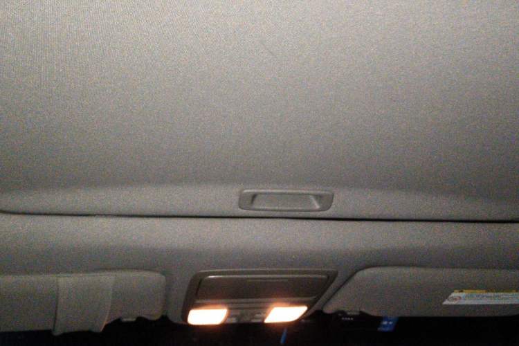 Used Honda Crosstour 2012 2.4L Luxury Edition Headliner