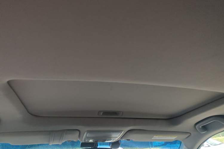 Used Honda Crosstour 2012 2.4L Prestige Edition Headliner