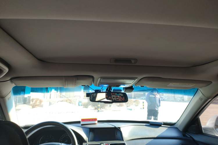 Used Honda Crosstour 2012 2.4L Luxury Edition Headliner