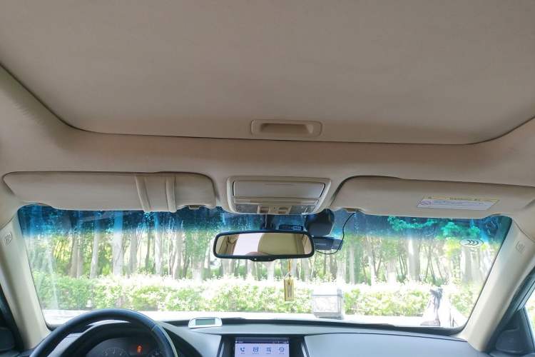 Used Honda Crosstour 2012 2.4L Prestige Edition Headliner