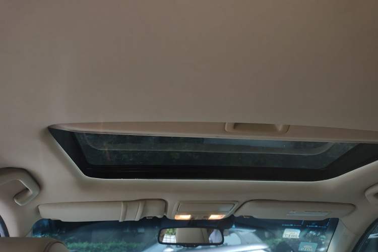 Used Honda Crosstour 2012 2.4L Luxury Edition Headliner