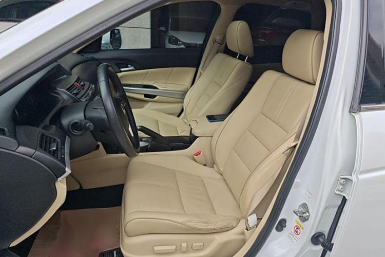 Used Honda Crosstour 2012 2.4L Luxury Edition Interior 2