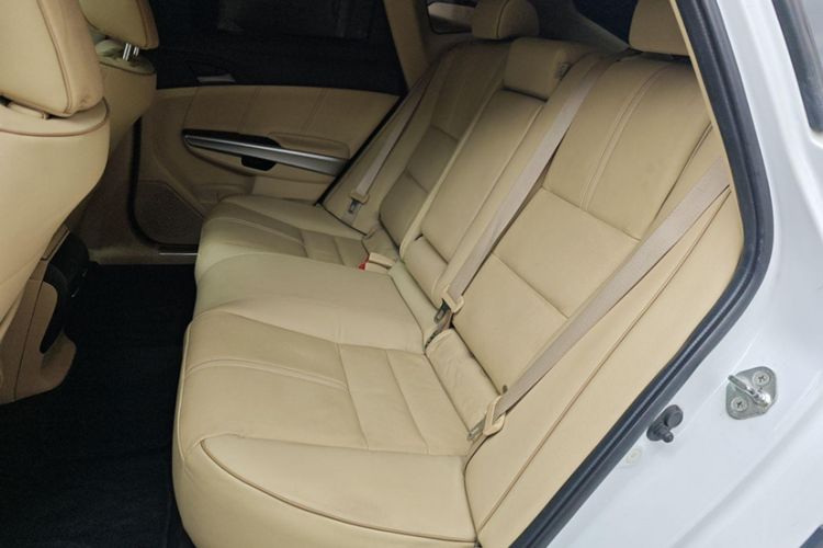 Used Honda Crosstour 2012 2.4L Luxury Edition Interior 3