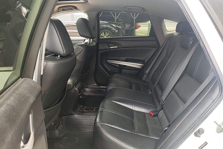Used Honda Crosstour 2012 2.4L Luxury Edition Left Rear Seat