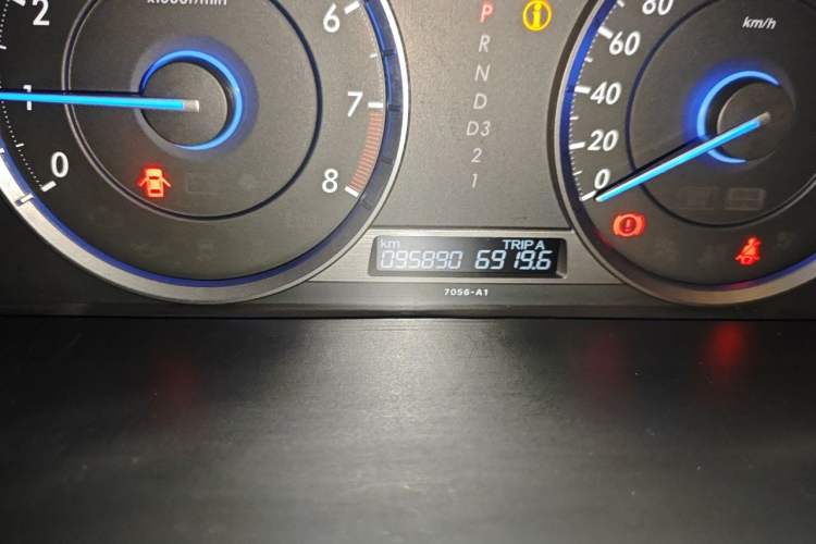 Used Honda Crosstour 2012 2.4L Luxury Edition Odometer Close Up