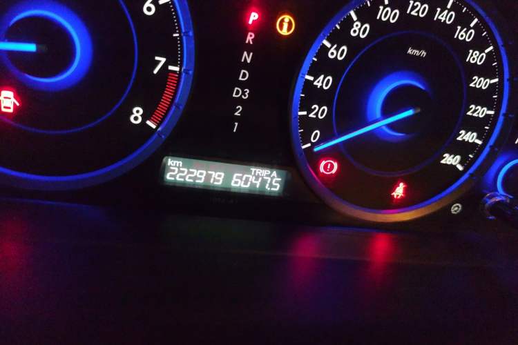 Used Honda Crosstour 2012 2.4L Luxury Edition Odometer Close Up