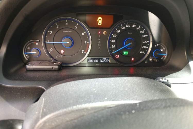 Used Honda Crosstour 2012 2.4L Luxury Edition Odometer Close Up