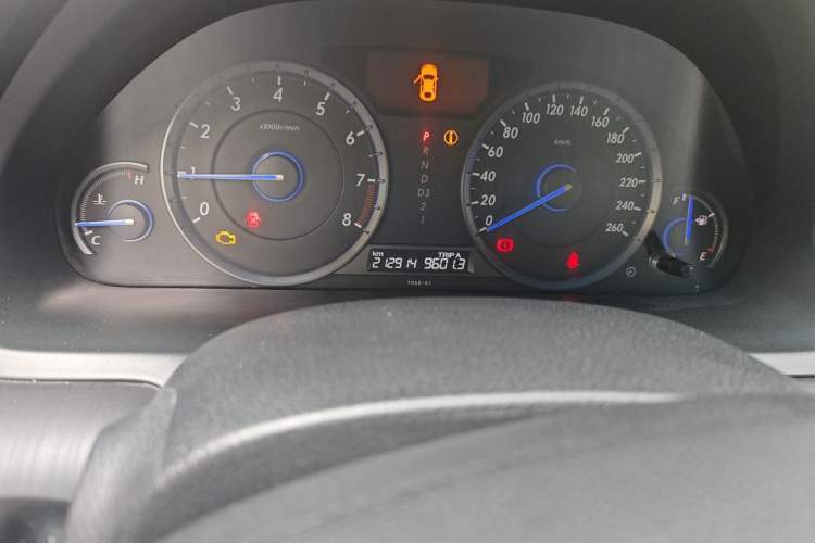 Used Honda Crosstour 2012 2.4L Luxury Edition Odometer Close Up