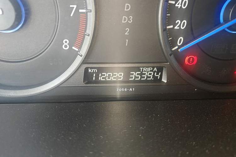 Used Honda Crosstour 2012 2.4L Luxury Edition Odometer Close Up