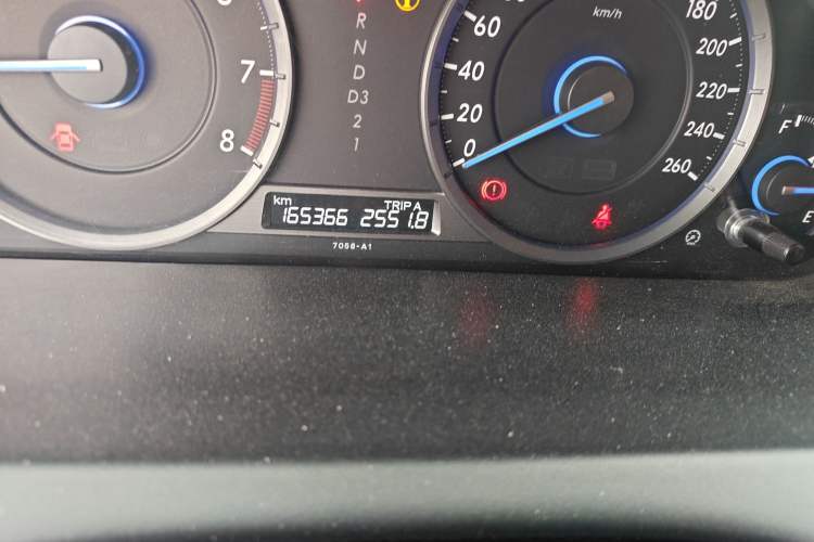 Used Honda Crosstour 2012 2.4L Luxury Edition Odometer Close Up