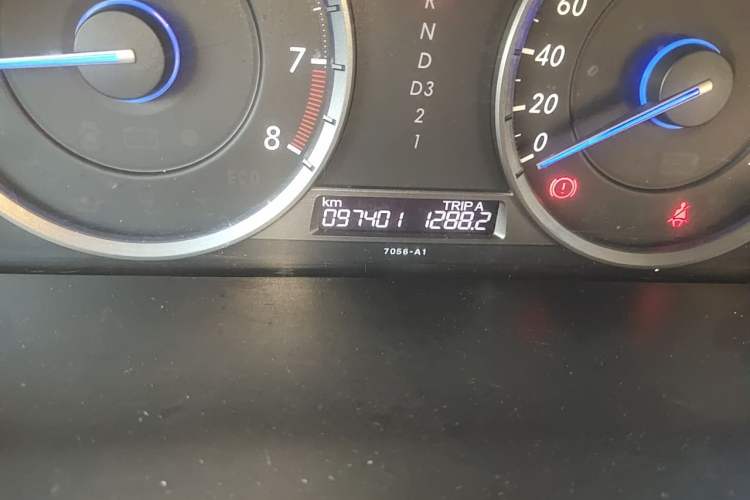 Used Honda Crosstour 2012 2.4L Luxury Edition Odometer Close Up