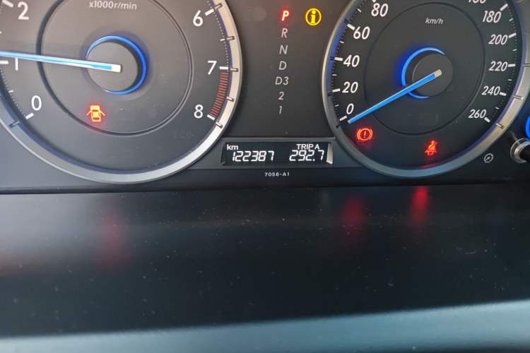 Used Honda Crosstour 2012 2.4L Luxury Edition Odometer Close Up