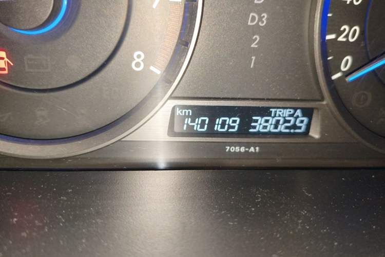 Used Honda Crosstour 2012 2.4L Luxury Edition Odometer Close Up
