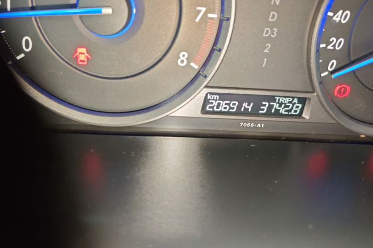 Used Honda Crosstour 2012 2.4L Luxury Edition Odometer Close Up