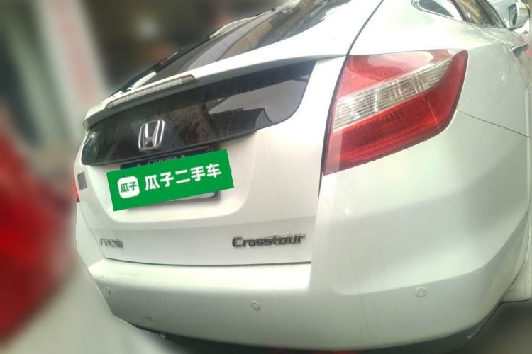 Used Honda Crosstour 2012 2.4L Luxury Edition Rear