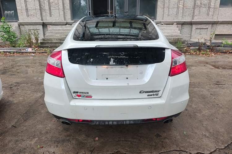 Used Honda Crosstour 2012 2.4L Luxury Edition Rear