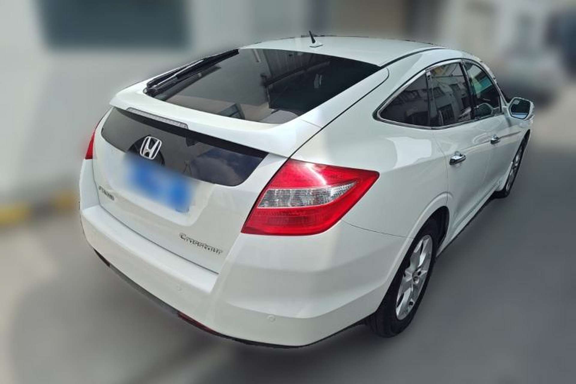 Used Honda Crosstour 2012 2.4L Luxury Edition Rear Right 45 Deg