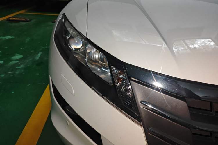 Used Honda Crosstour 2012 2.4L Luxury Edition Right Front Headlight