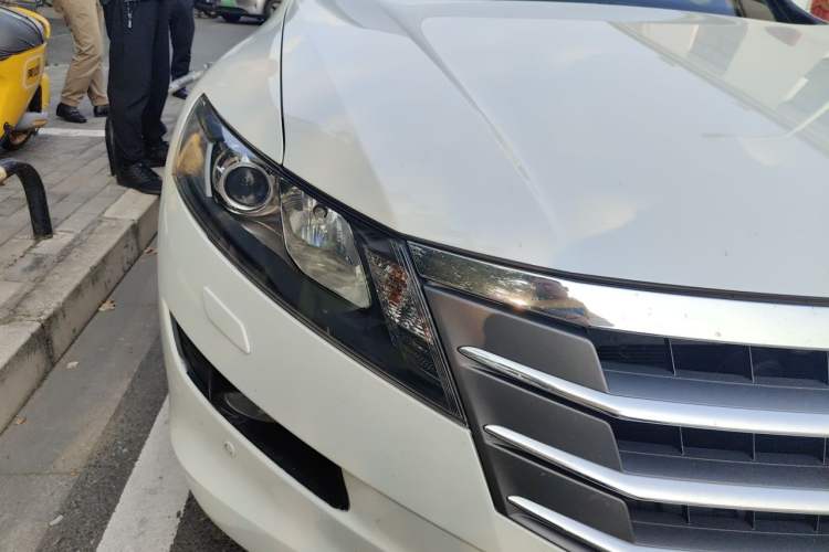 Used Honda Crosstour 2012 2.4L Luxury Edition Right Front Headlight