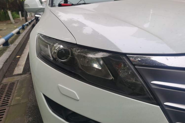Used Honda Crosstour 2012 2.4L Luxury Edition Right Front Headlight