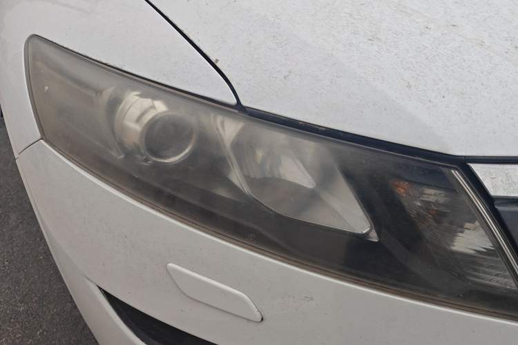 Used Honda Crosstour 2012 2.4L Luxury Edition Right Front Headlight