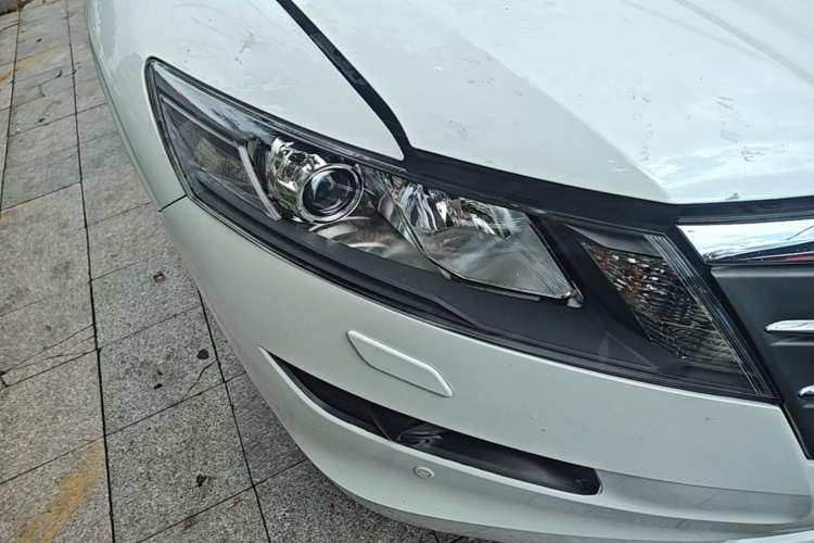 Used Honda Crosstour 2012 2.4L Luxury Edition Right Front Headlight