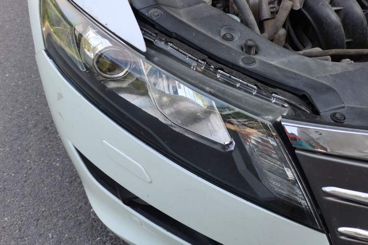 Used Honda Crosstour 2012 2.4L Luxury Edition Right Front Headlight