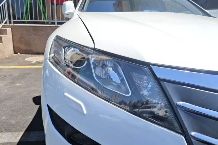 Used Honda Crosstour 2012 2.4L Luxury Edition Right Front Headlight