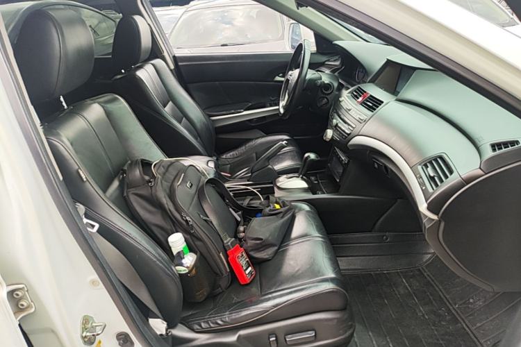 Used Honda Crosstour 2012 2.4L Luxury Edition Right Front Seat