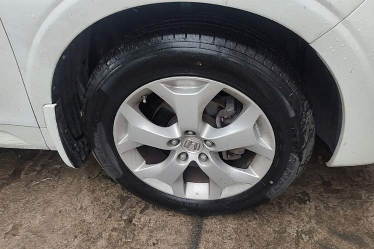 Used Honda Crosstour 2012 2.4L Luxury Edition Right Front Wheel Hub