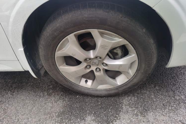 Used Honda Crosstour 2012 2.4L Luxury Edition Right Front Wheel Hub