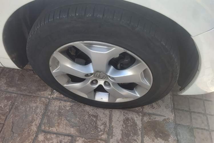 Used Honda Crosstour 2012 2.4L Luxury Edition Right Front Wheel Hub
