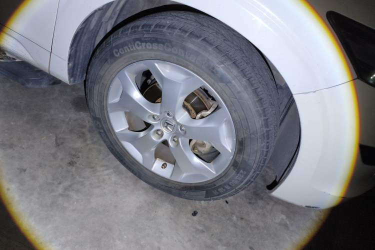 Used Honda Crosstour 2012 2.4L Luxury Edition Right Front Wheel Hub