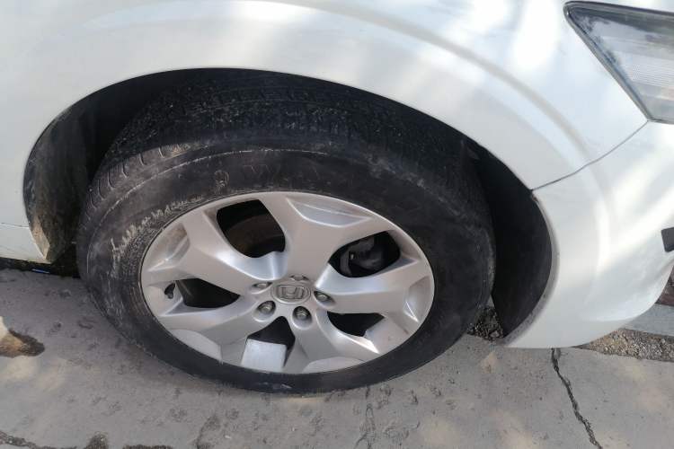 Used Honda Crosstour 2012 2.4L Luxury Edition Right Front Wheel Hub