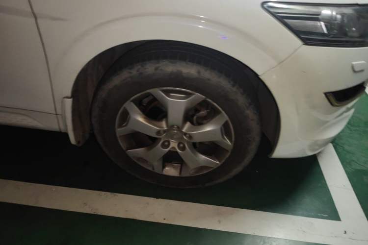 Used Honda Crosstour 2012 2.4L Luxury Edition Right Front Wheel Hub