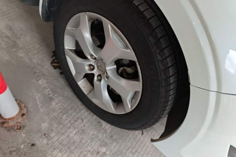Used Honda Crosstour 2012 2.4L Luxury Edition Right Front Wheel Hub