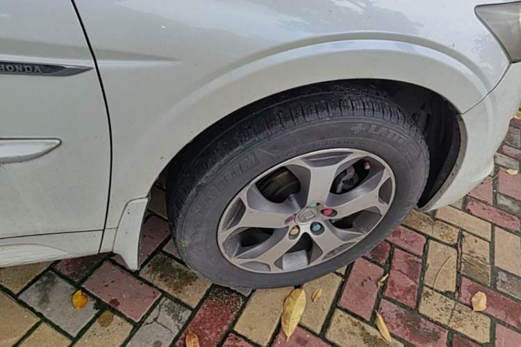 Used Honda Crosstour 2012 2.4L Luxury Edition Right Front Wheel Hub