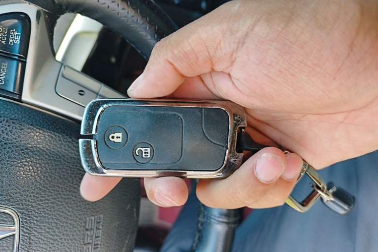 Used Honda Crosstour 2012 2.4L Luxury Edition Vehicle Key