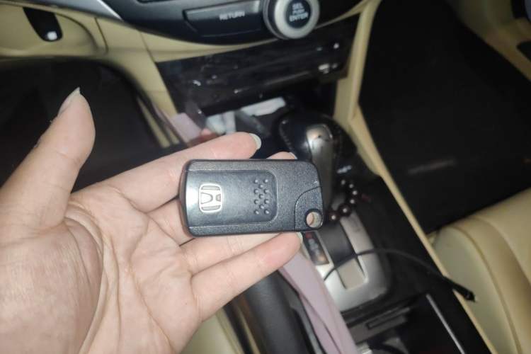 Used Honda Crosstour 2012 2.4L Luxury Edition Vehicle Key