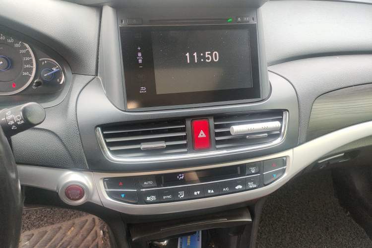 Used Honda Crosstour 2014 2.4L Luxury Edition Audio And AC Panel