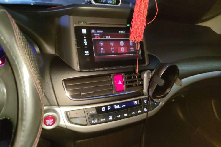 Used Honda Crosstour 2014 2.4L Luxury Edition Audio And AC Panel