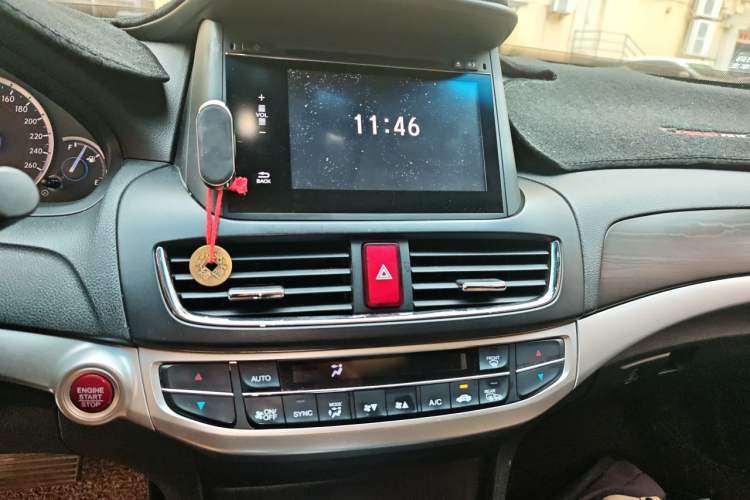Used Honda Crosstour 2014 2.4L Luxury Edition Audio And AC Panel