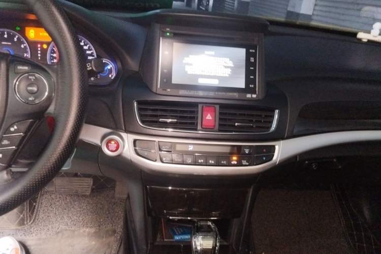 Used Honda Crosstour 2014 3.0L AWD Prestige Navigation Edition Audio And AC Panel