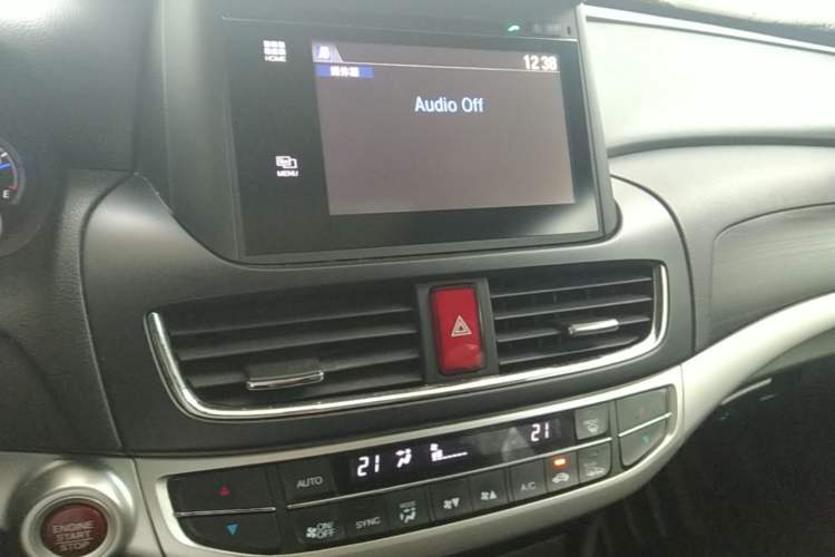 Used Honda Crosstour 2014 2.4L Luxury Edition Audio And AC Panel