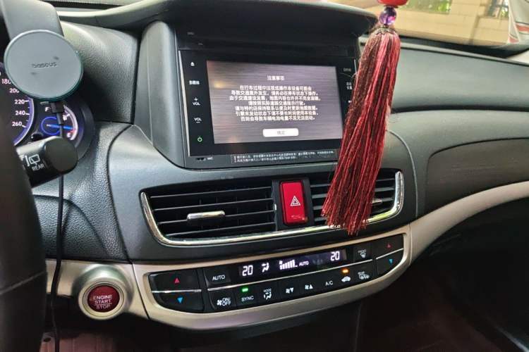 Used Honda Crosstour 2014 2.4L Luxury Navigation Edition Audio And AC Panel
