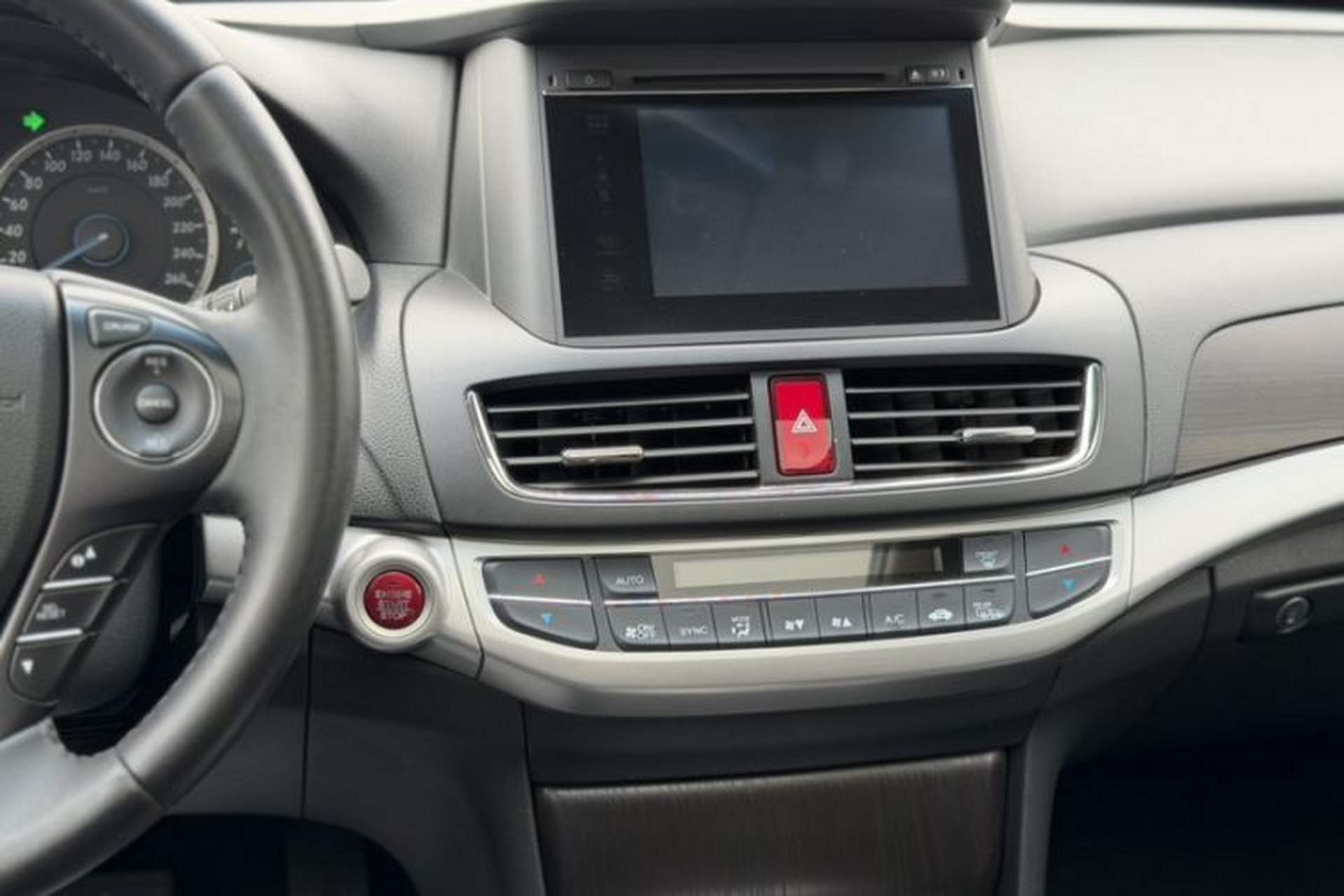 Used Honda Crosstour 2014 2.4L Luxury Edition Audio And AC Panel