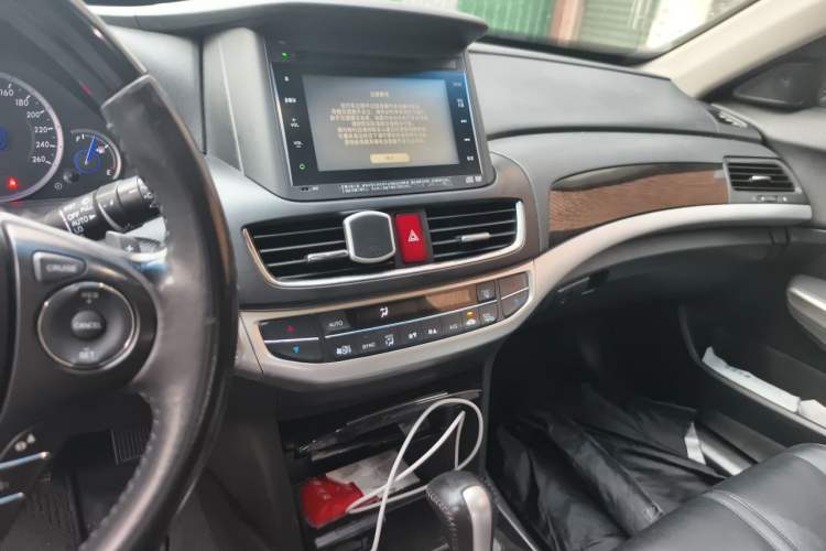 Used Honda Crosstour 2014 3.0L AWD Prestige Navigation Edition Audio And AC Panel